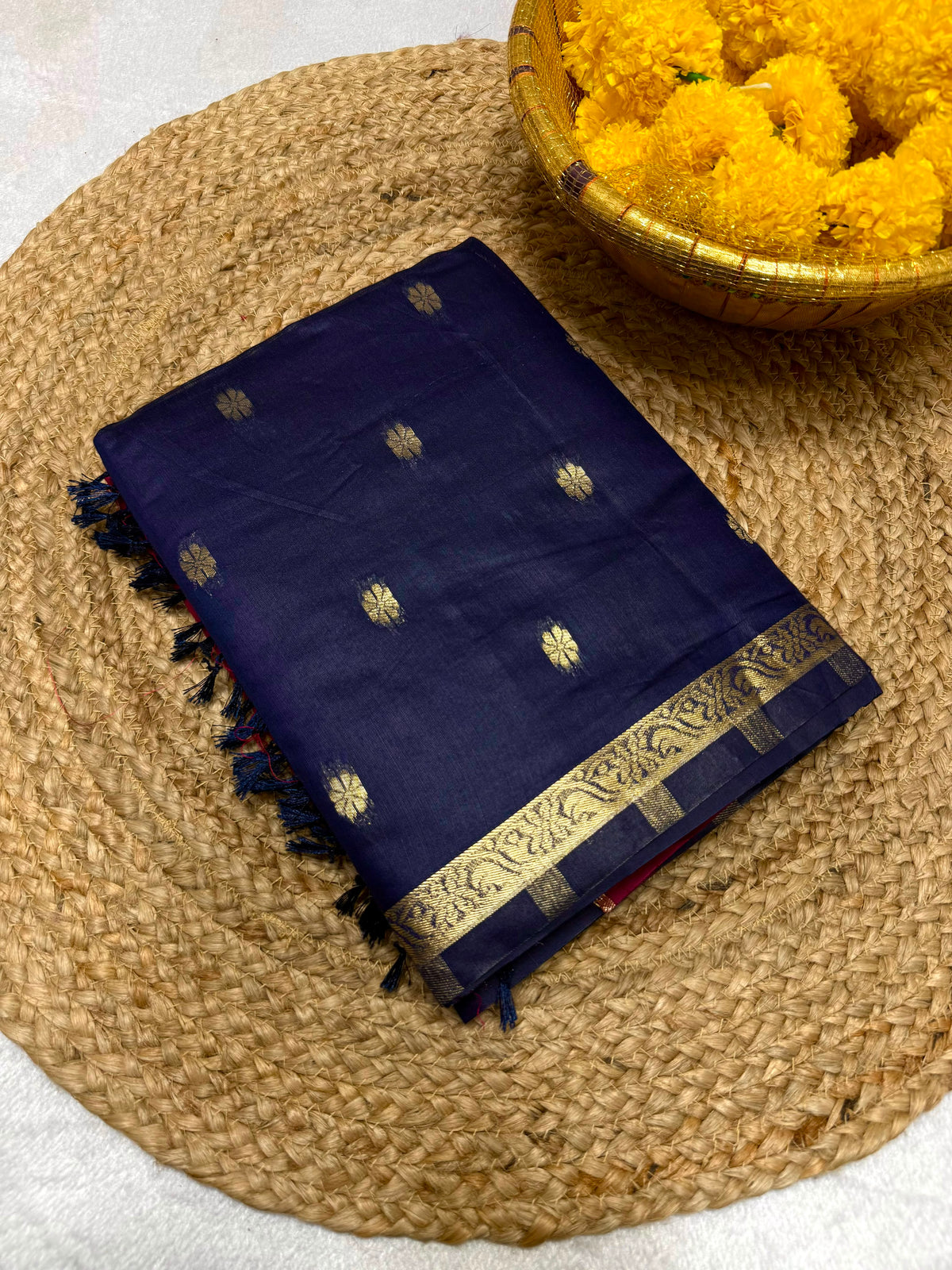 Star Butti Maheshwari Cotton Silk Saree with Rich Pallu & Tassels