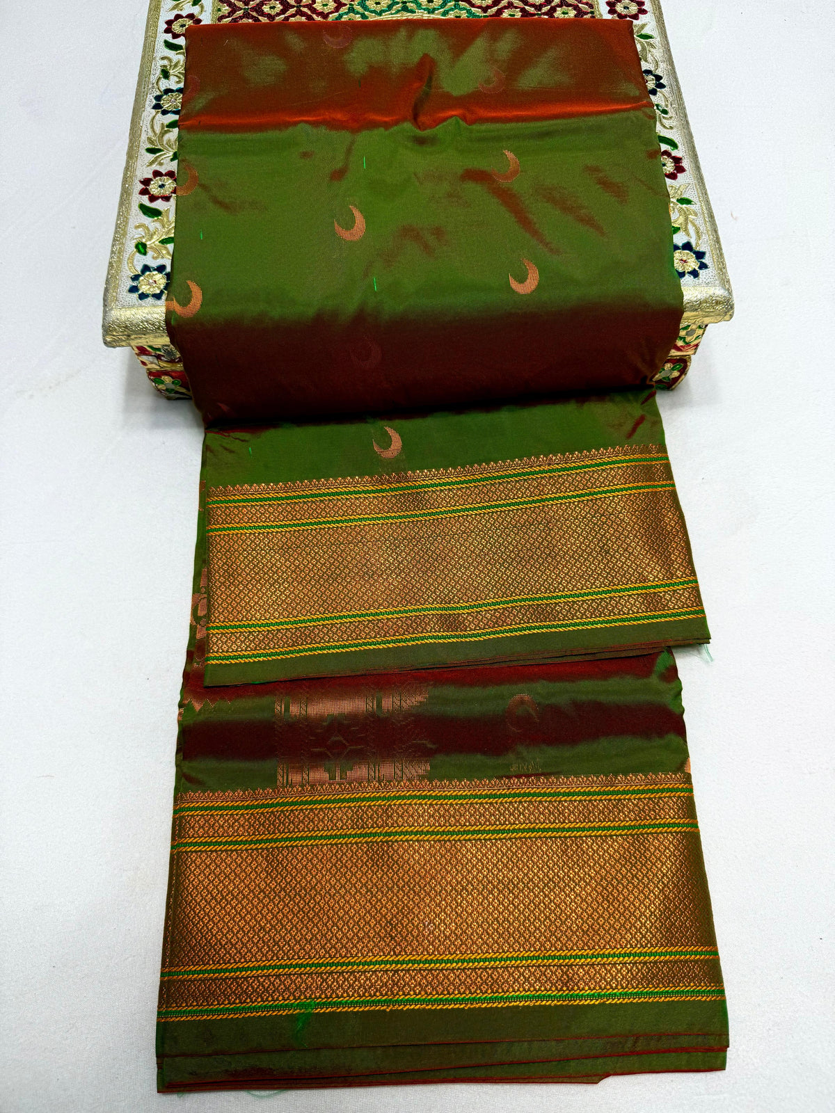 Chandrakor Kalanjali Paithani Silk Saree
