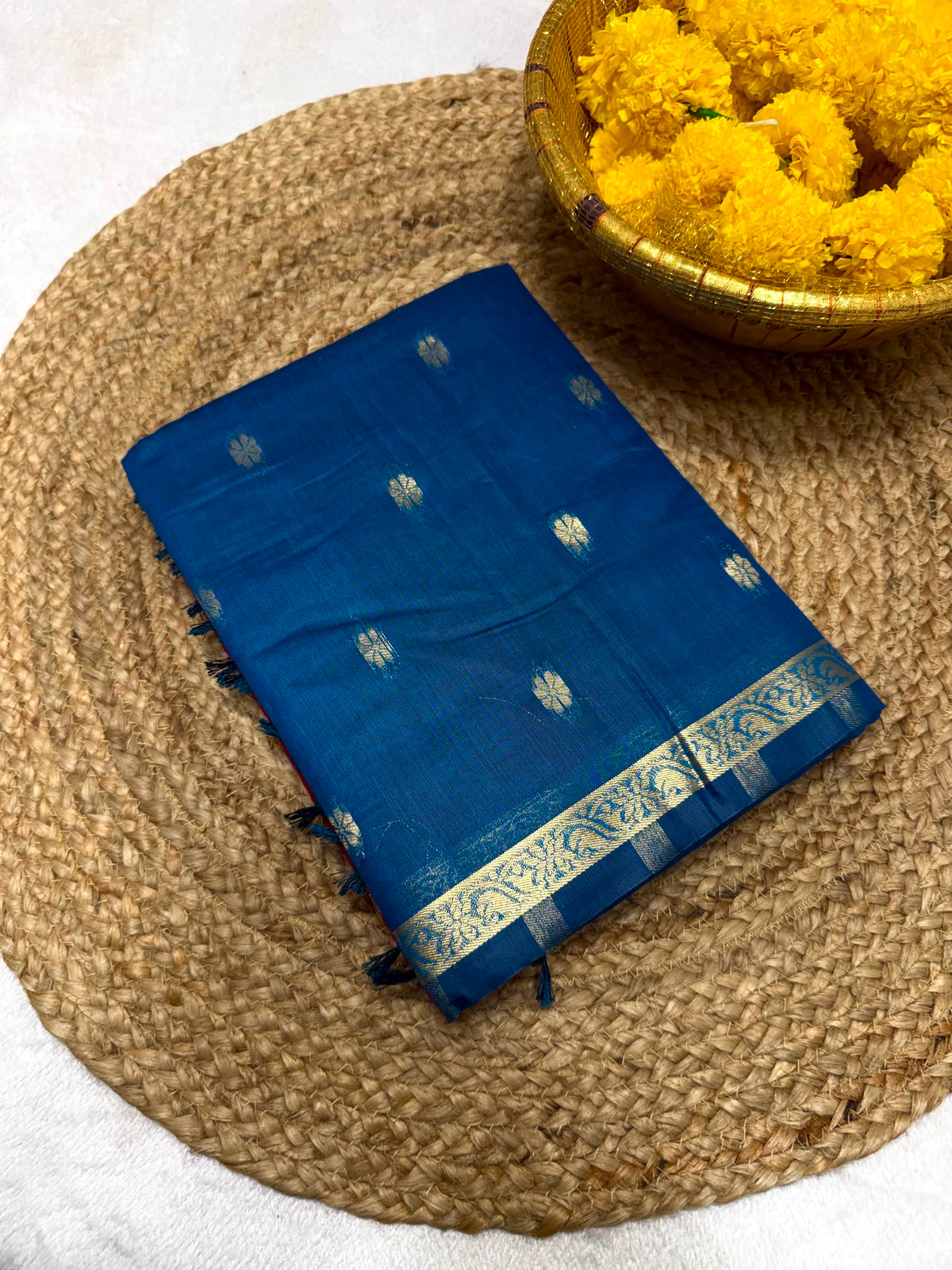 Star Butti Maheshwari Cotton Silk Saree with Rich Pallu & Tassels